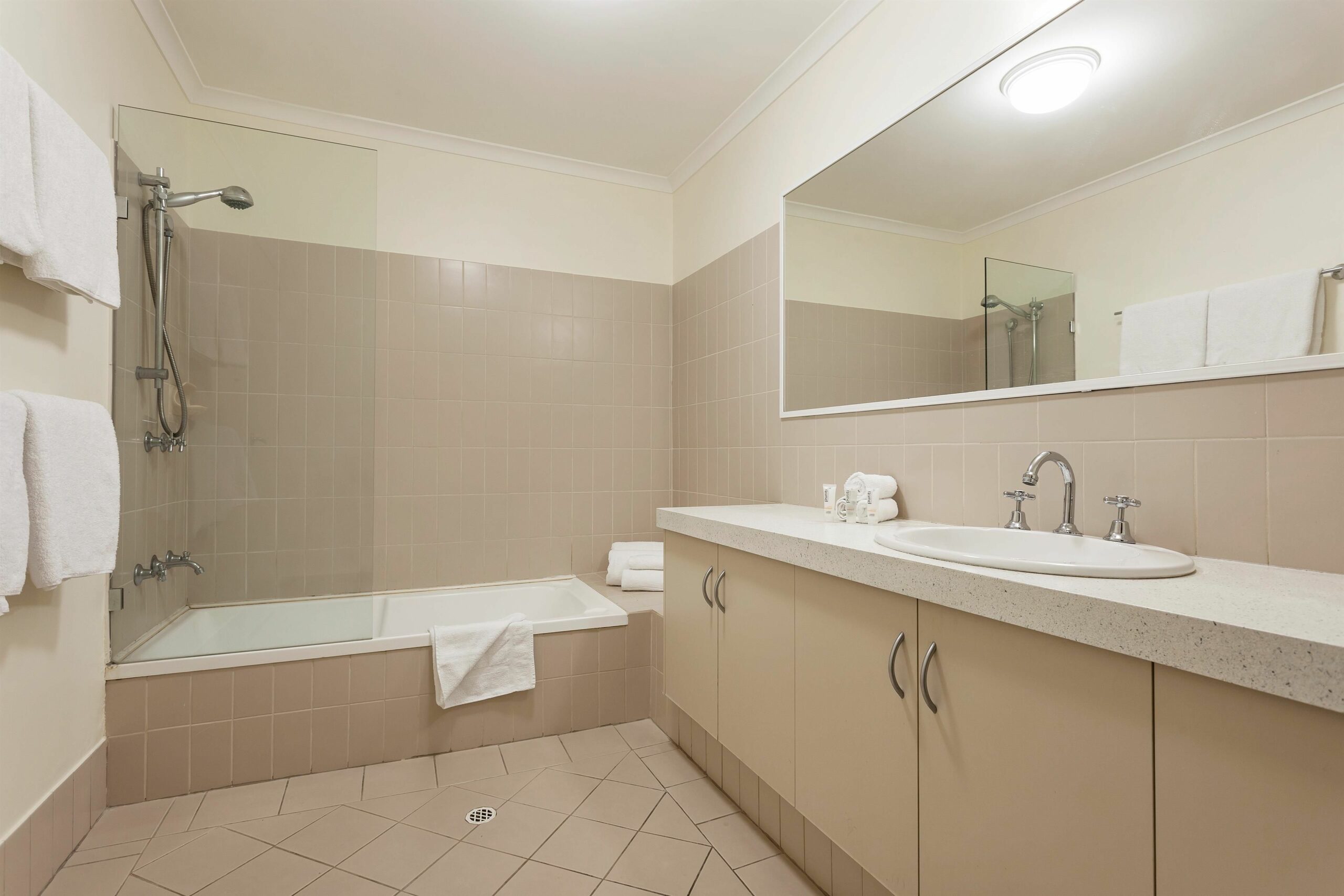 Best Western Northbridge Apartments