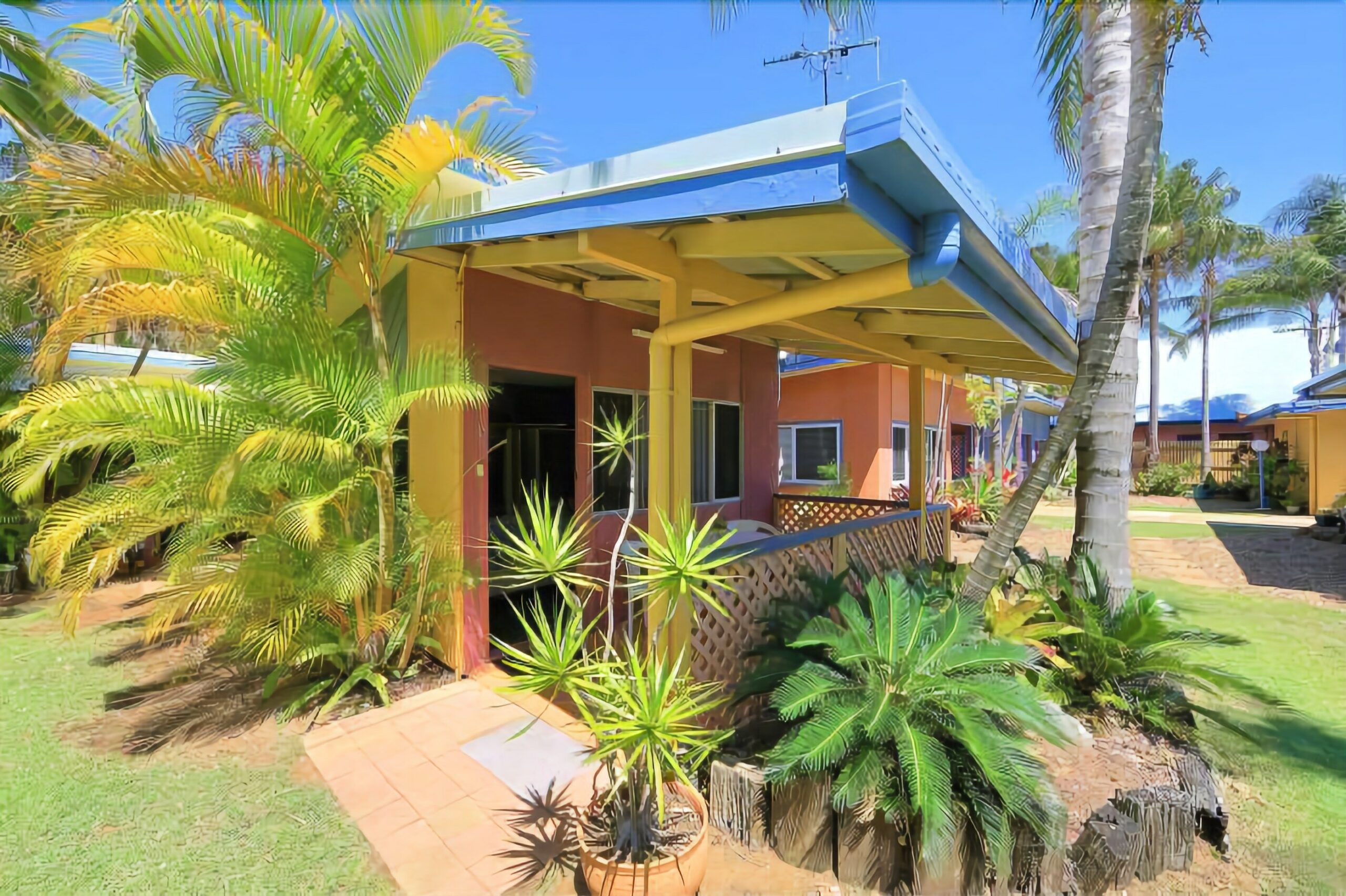 Bargara Gardens Motel & Holiday Villas