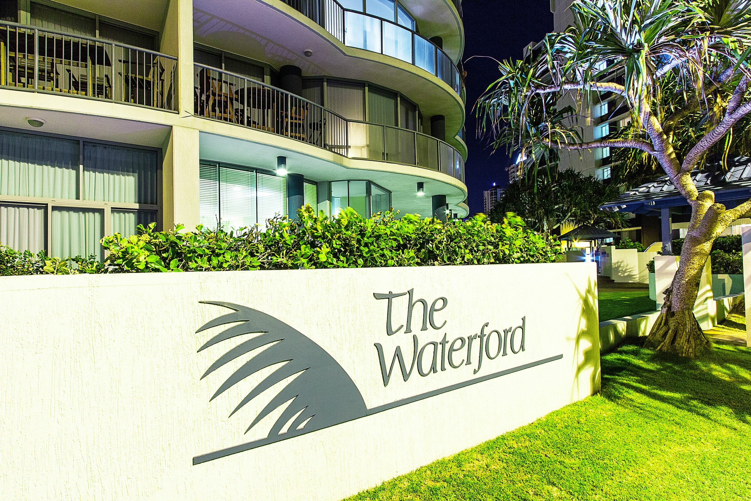 The Waterford on Main Beach