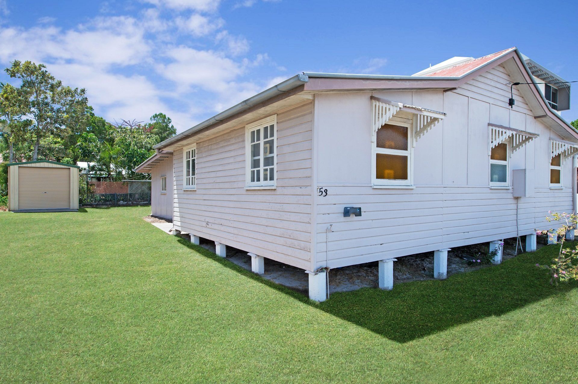 Close to Water, Restaurants and Clubs, Toorbul St, Bongaree