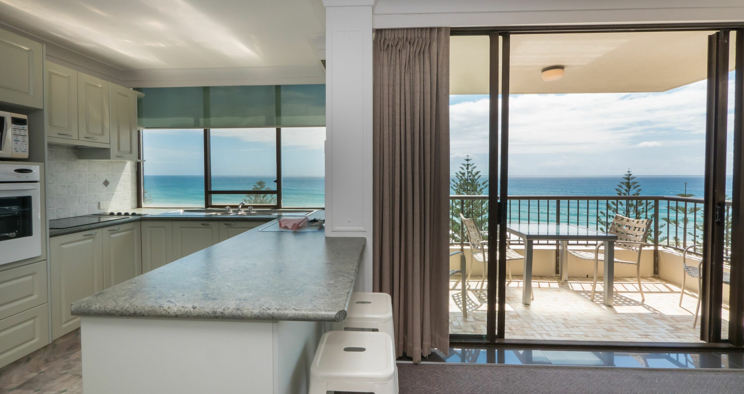 Southern Cross Beachfront Holiday Apartments