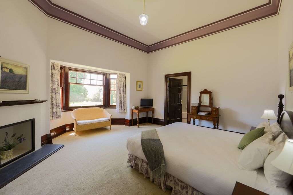 Petersons Armidale Winery & Guesthouse