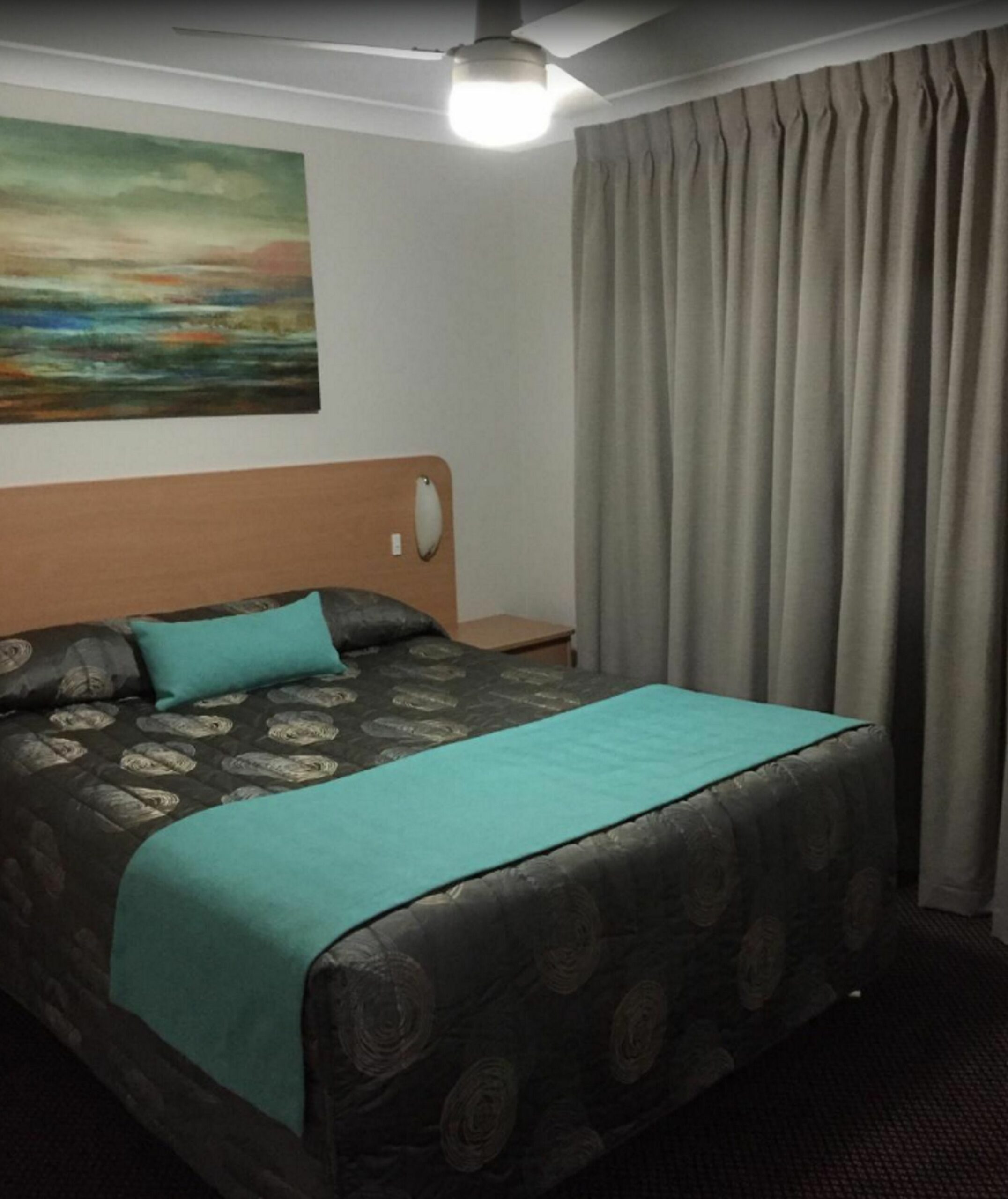 Cattleman's Country Motor Inn & Serviced Apartments