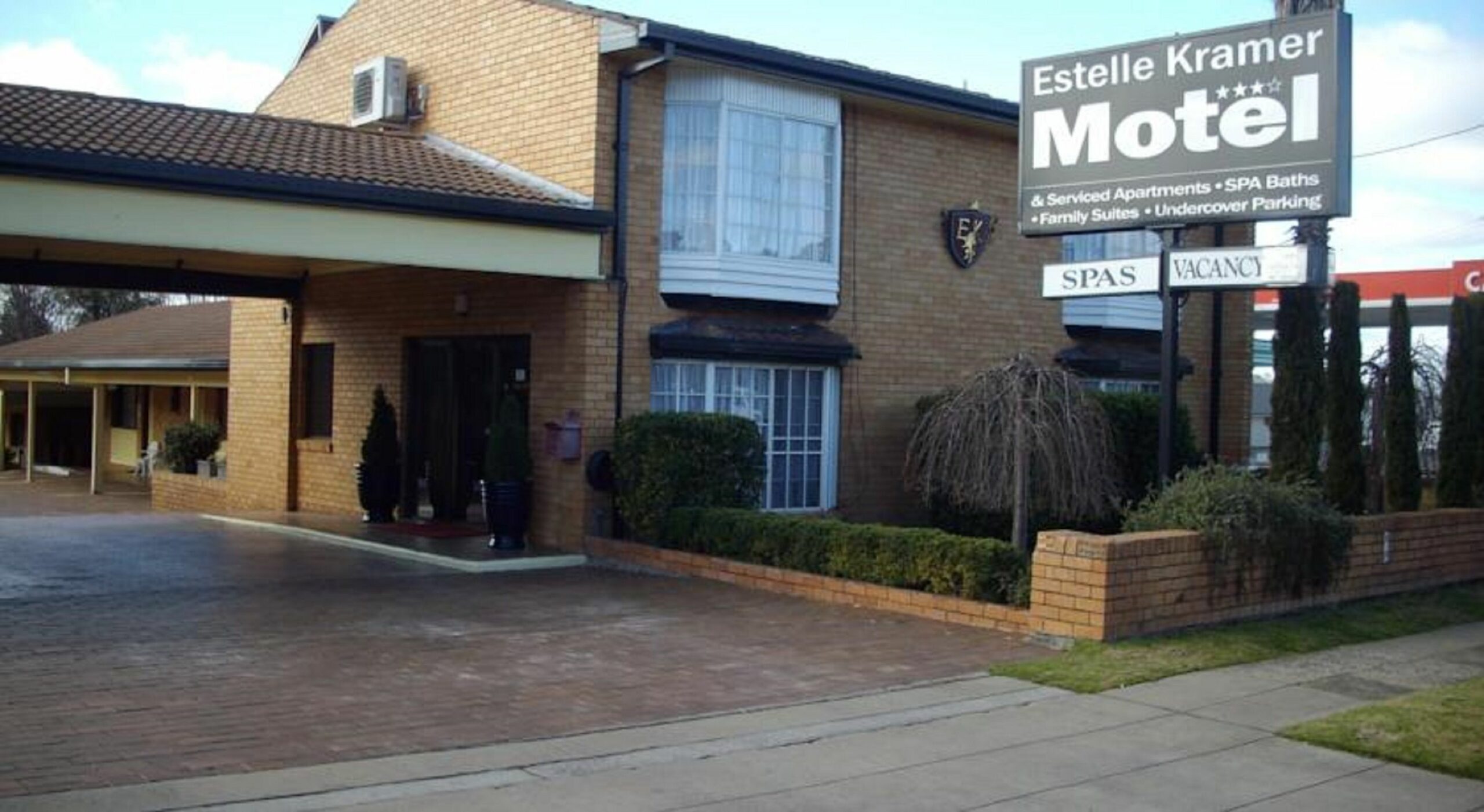 Estelle Kramer Motor Inn