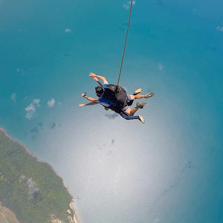 Cairns Tandem Skydive up to 14,000ft [Free Bus Transfers]