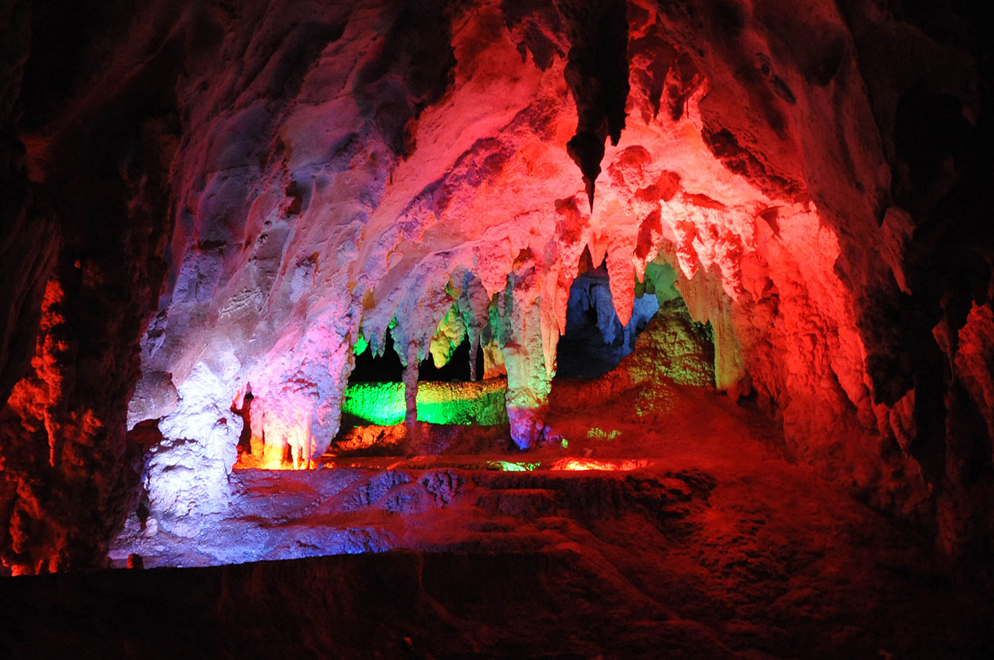 The Original ‘Gems of Jenolan’ Tour. Tour the spectacular Jenolan Caves. Choice of Morning or Afternoon . Cost Caves tour not included. Max 2 caves AM or PM.