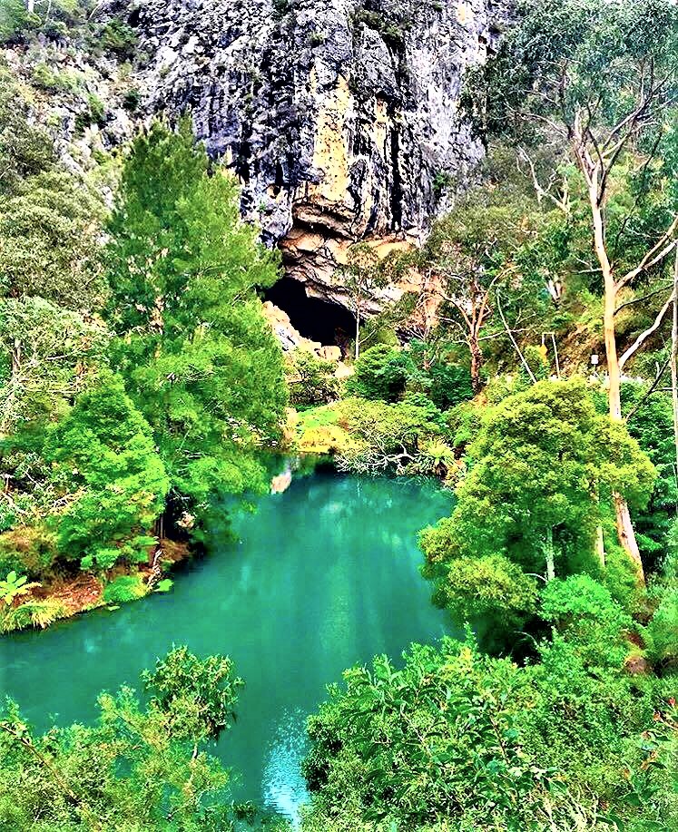 Jenolan Caves Blue Mountains And Kanangra walls Look out 4WD Day Tour