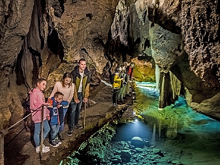 Jenolan Caves Blue Mountains  Day Adventure + River cruise