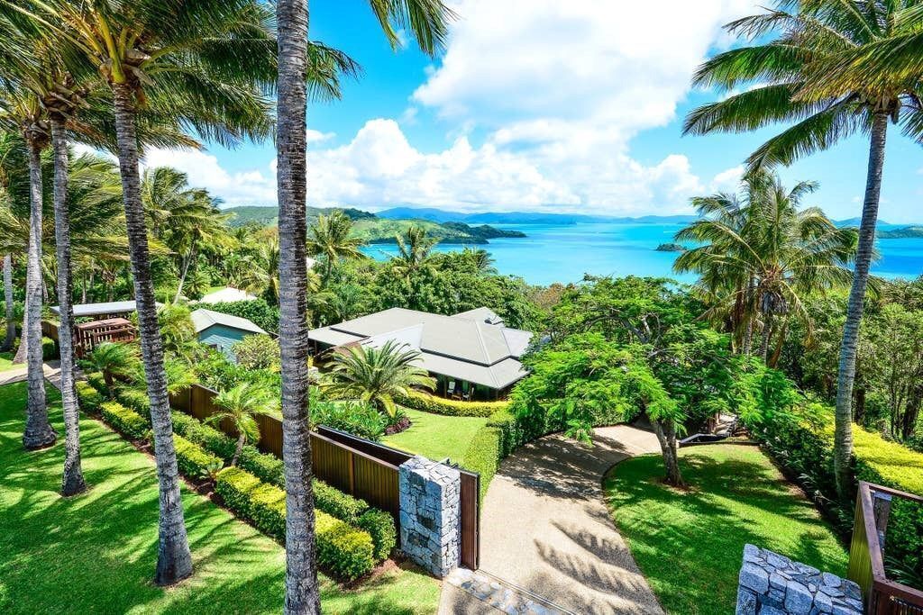 Whitsunday Waters - Beautiful Large House on Hamilton Island