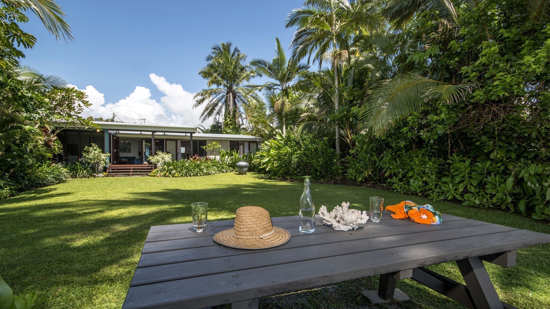 The Original Beach House - Beachfront/wifi/heated Pool