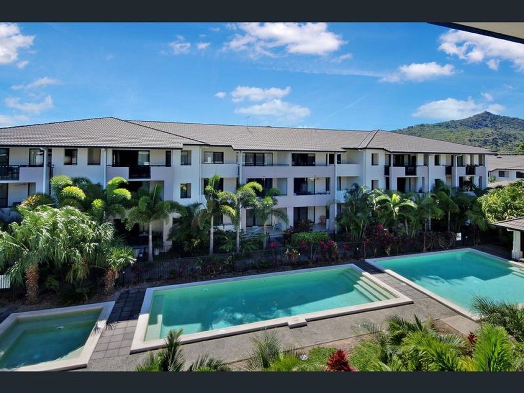 Modern Townsville Luxury - Spacious 3 BR Apartment!