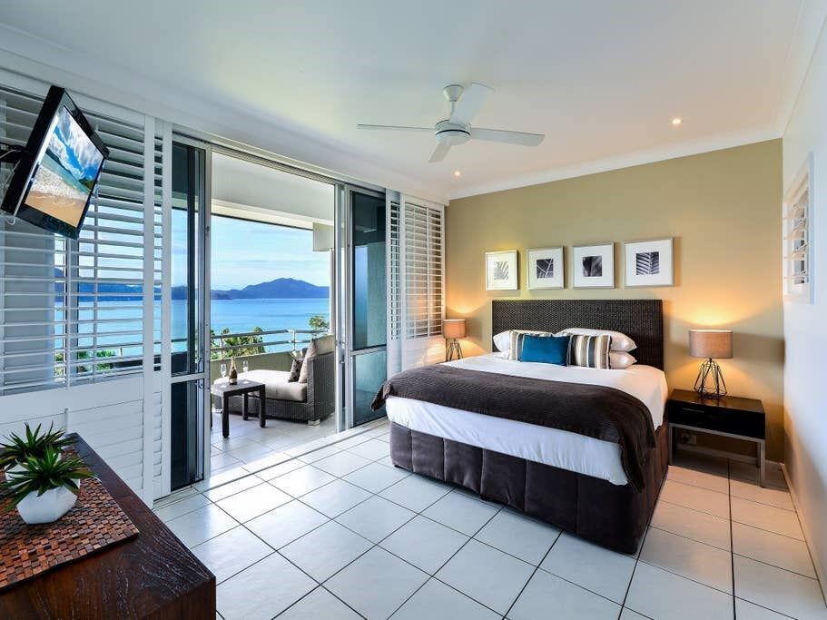 Hibiscus Apartment 208 - Beachfront Apartment on Hamilton Island