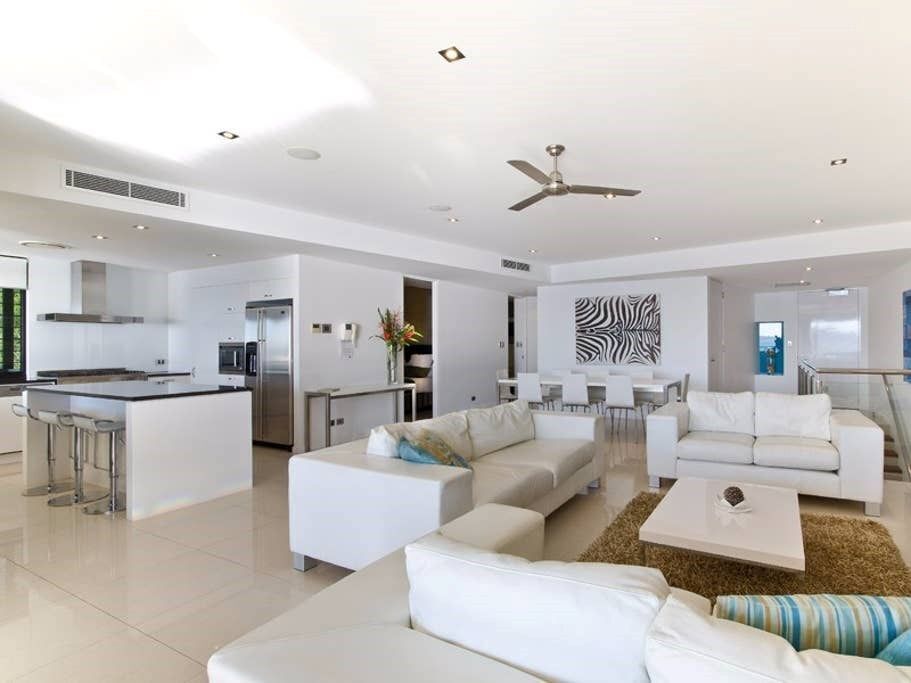 Edge Apartment 19 - Seaview Apartment on Hamilton Island