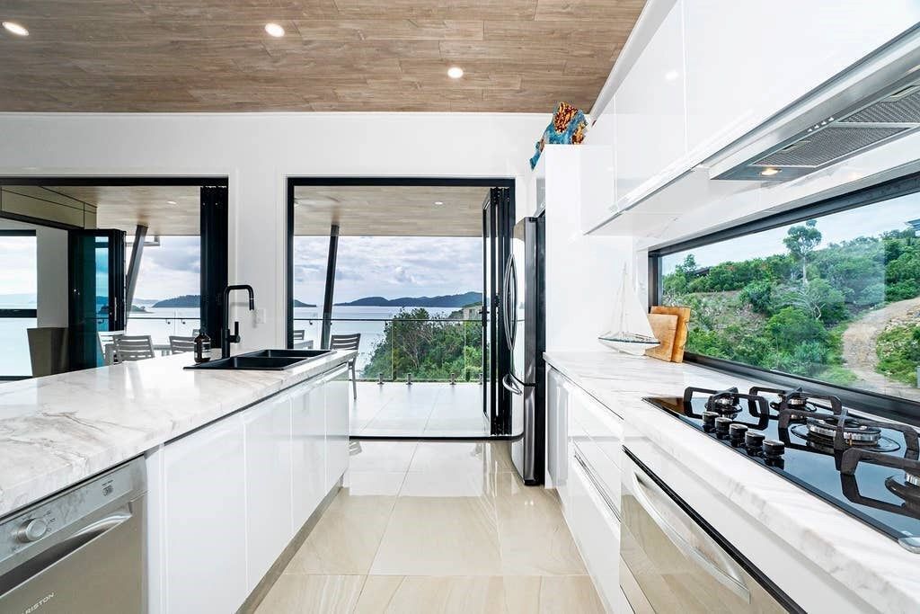 Hidden Cove 6 - Stunning Seaview Apartment on Hamilton Island