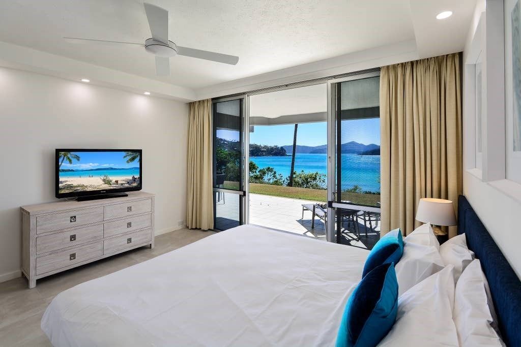 Frangipani 002 - Beachfront Apartment on Hamilton Island