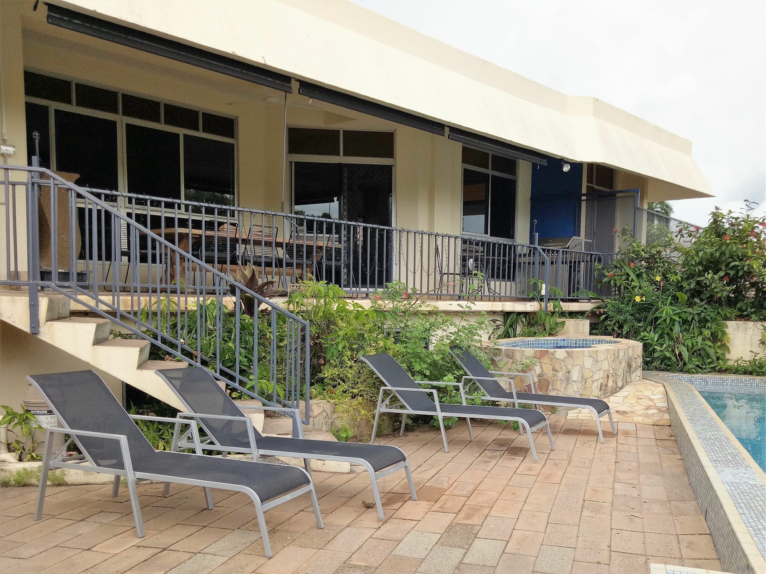 Arafura Blue - Beautiful, big house on the Nightcliff foreshore,  sleeps 12