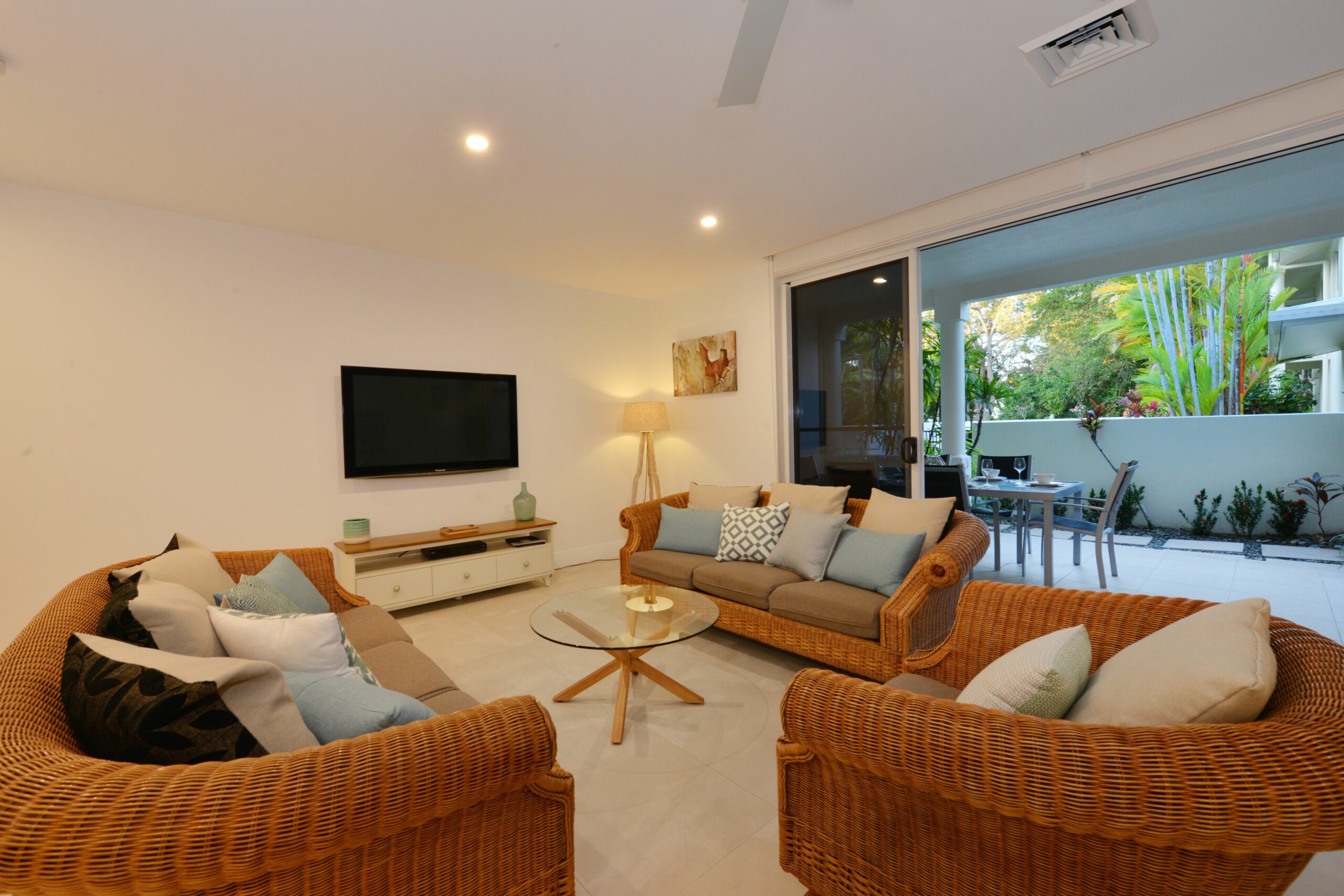 Beach View Villa- Newly renovated throughout.