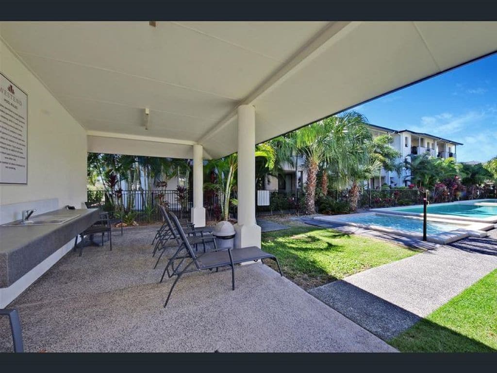 Modern Townsville Luxury - Spacious 3 BR Apartment!