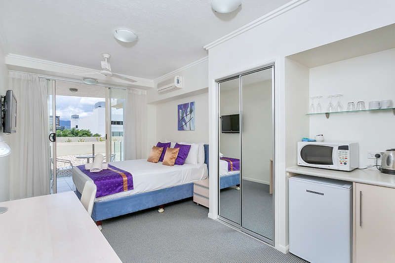 City Quays - Cairns City - Hotel Room