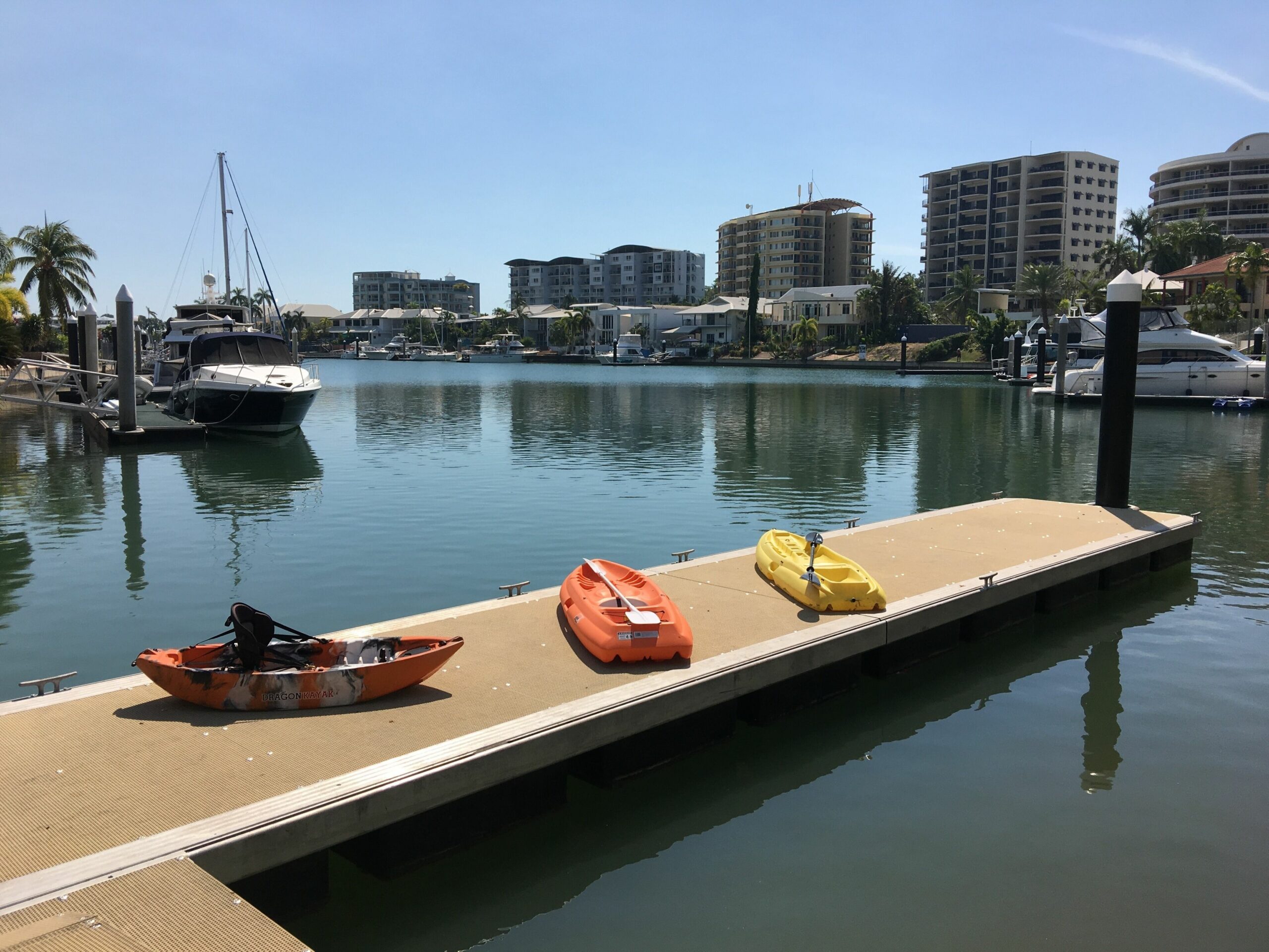 LARRAKEYAH PALMS — Darwin luxury on Cullen Bay Marina with Pool