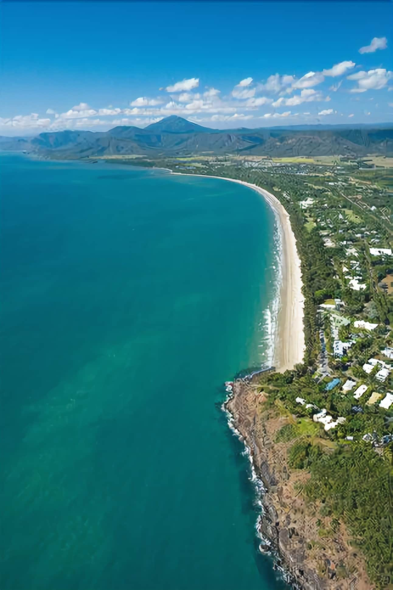 The Villa Port Douglas - 3 Beds, 3.5 Baths, Courtyard, Wifi, Netflix, Foxtel