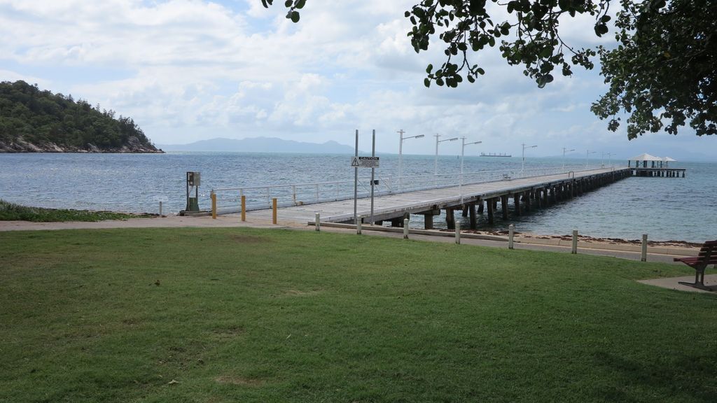 The Deck On Picnic - Picnic Bay, QLD