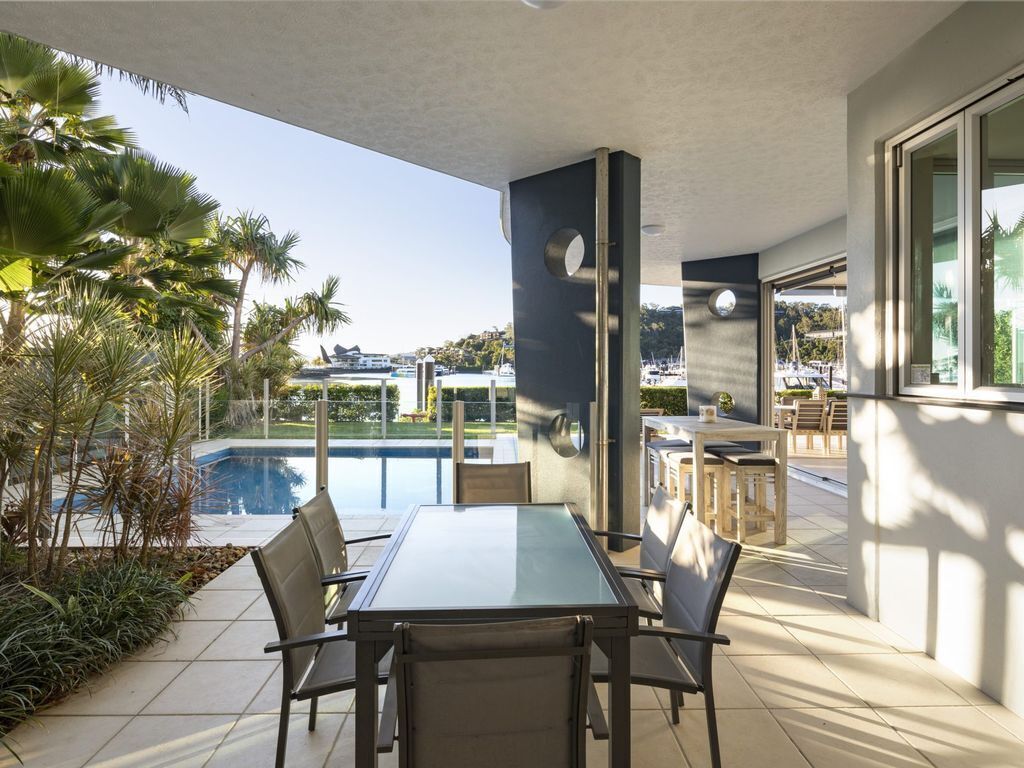 Pavillions 17 - Waterfront Spacious 4 Bedroom With Own Inground Pool And Golf Buggy