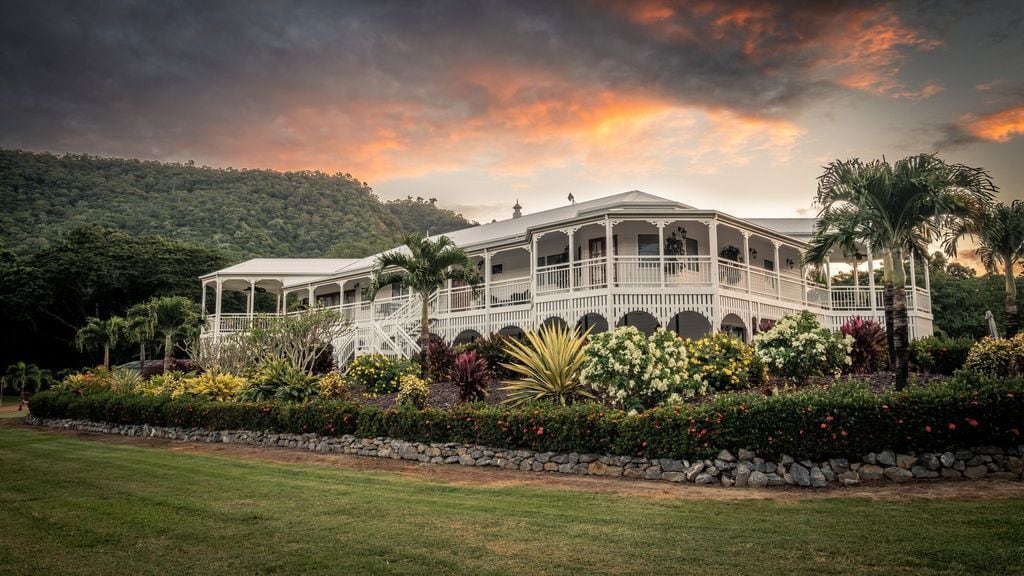 Port Douglas Lakeside Retreat