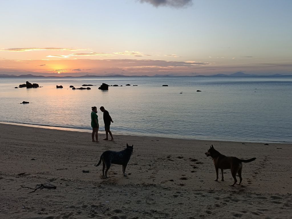 'cape Gloucester Retreat', Beachfront Seclusion!