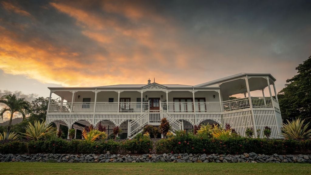 Port Douglas Lakeside Retreat