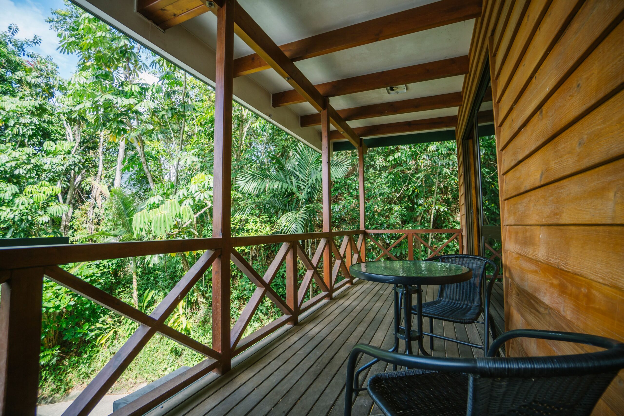 Private relaxing 1 bedroom Rainforest Studio close to nature, town and amenities