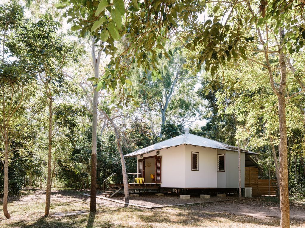 The Little Bush Hut - Nelly Bay, QLD