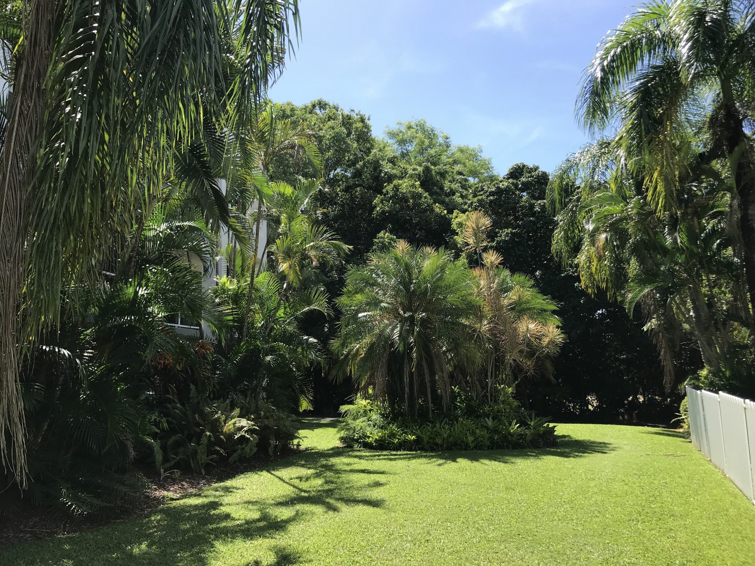 Secluded Tropical Apartment