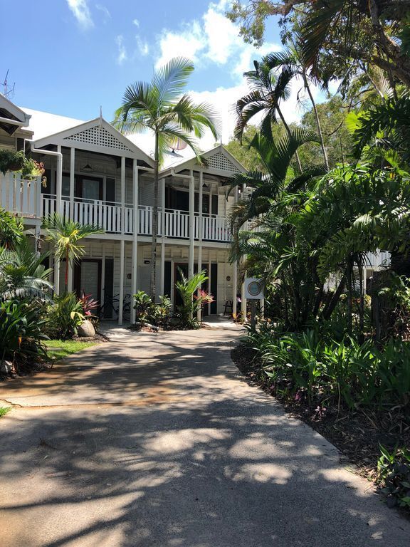 The Queenslander Fullmoon Brand NEW Kitchen