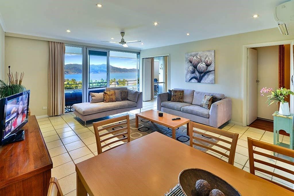 Poinciana Lodge 208 - Seaview Apartment on Hamilton Island