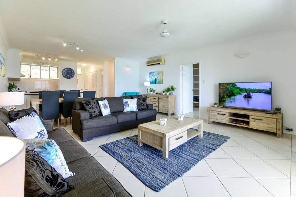 Lagoon Lodge 103 - Beachfront Apartment on Hamilton Island