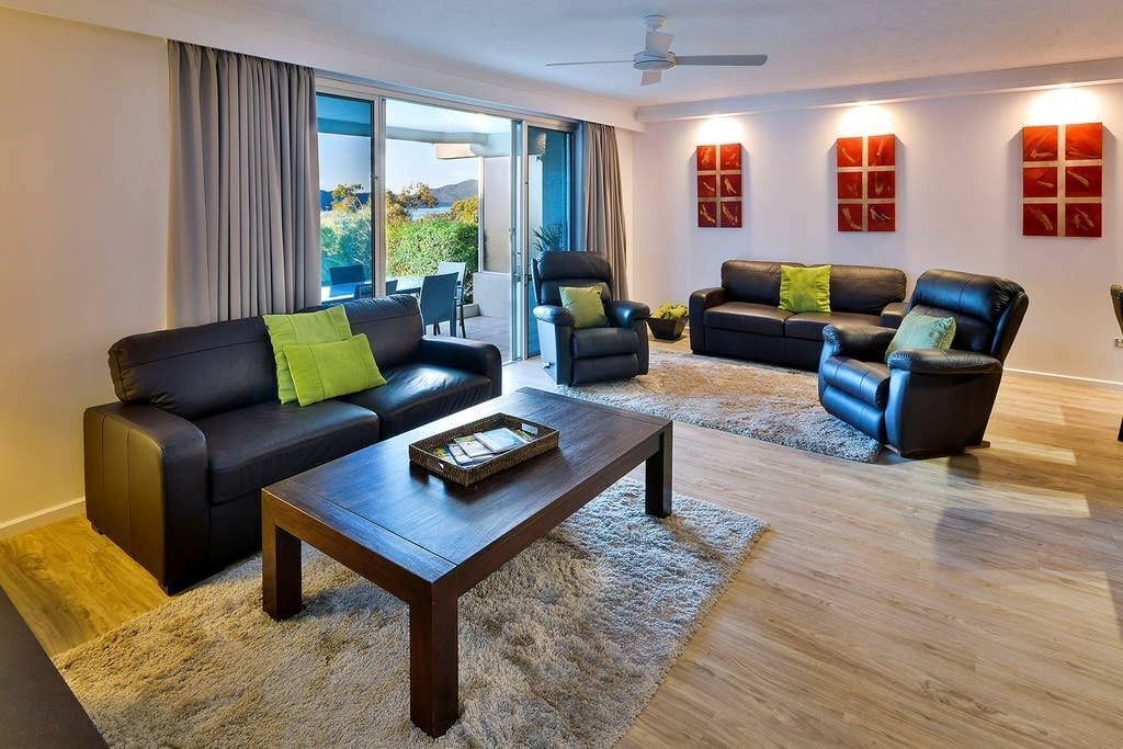 Poinciana Lodge 001 - Stunning Apartment on Hamilton Island