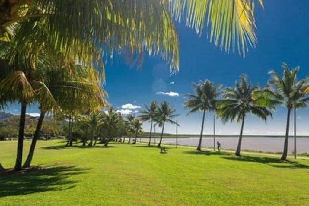 Mountian & Parkland Views - Resort - Cairns