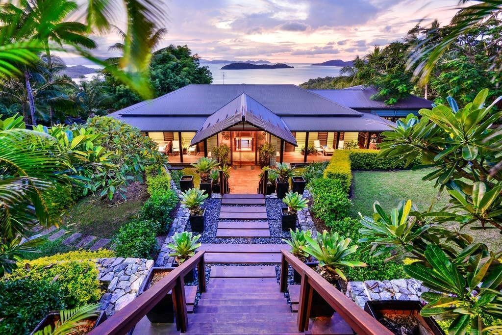 Whitsunday Waters - Beautiful Large House on Hamilton Island