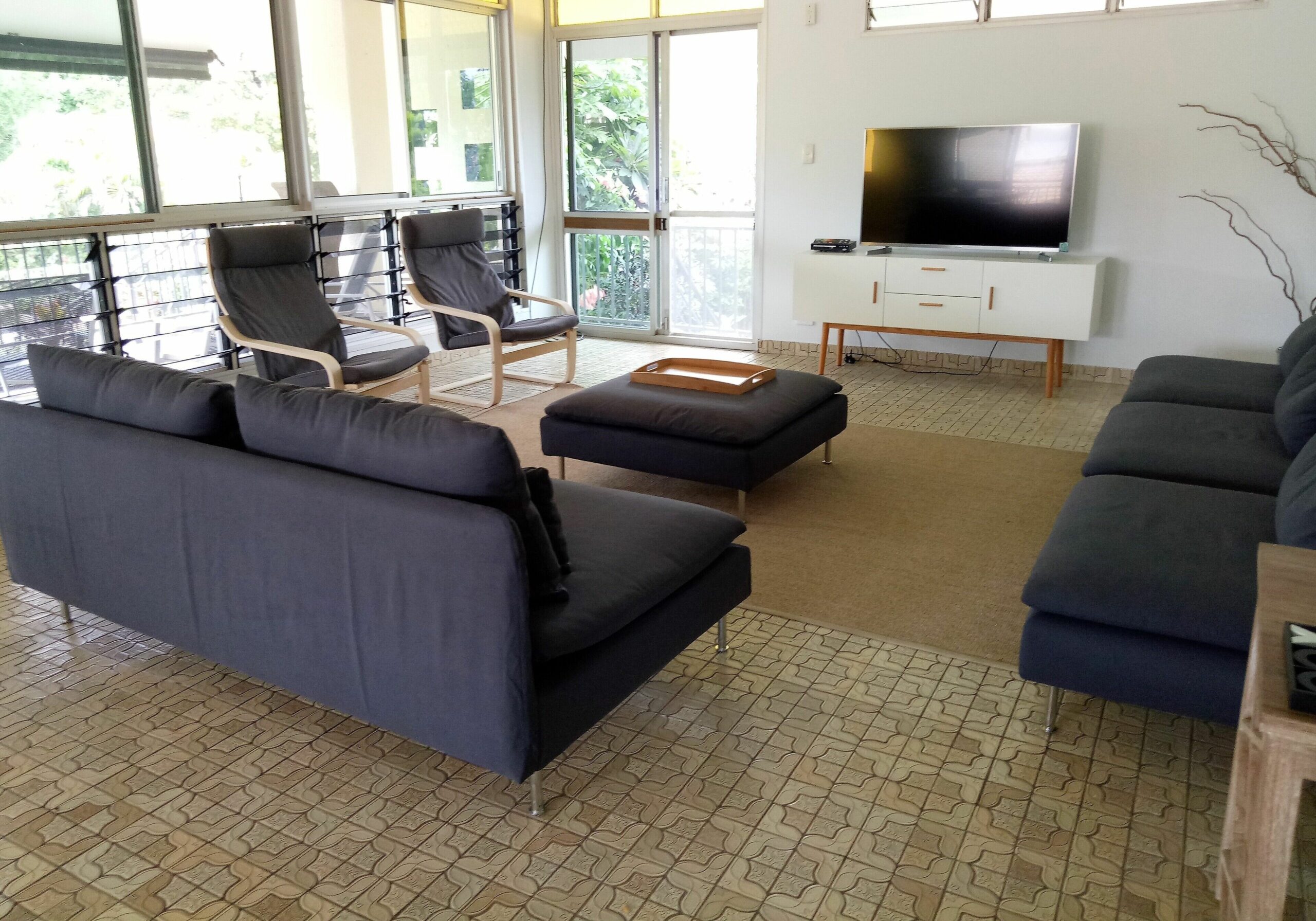 Arafura Blue - Beautiful, big house on the Nightcliff foreshore,  sleeps 12