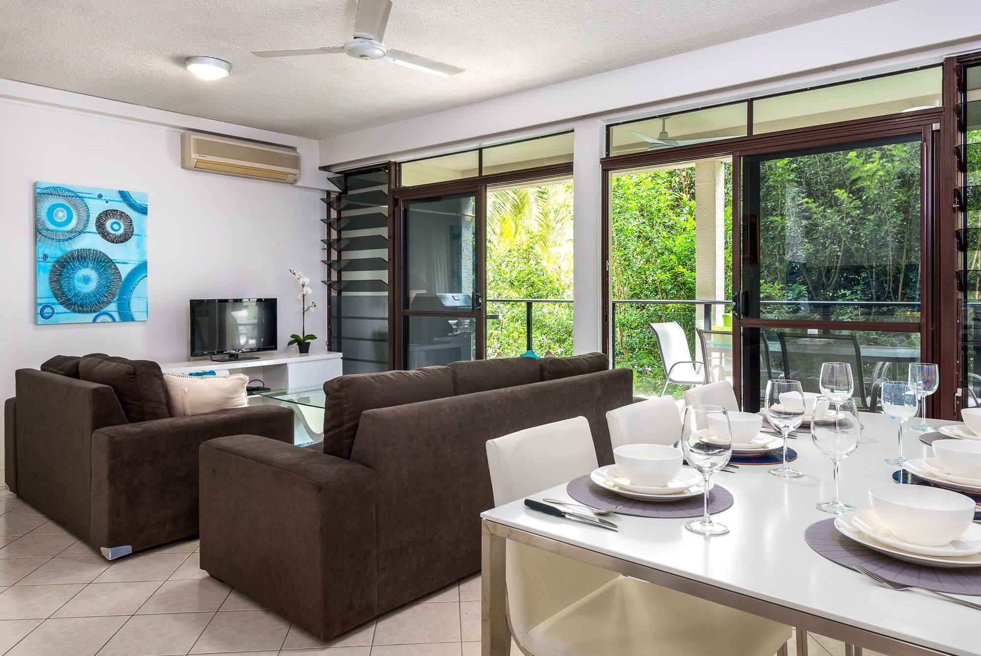 Tranquility Chill at Palm Cove - The Ideal Family Accommodation
