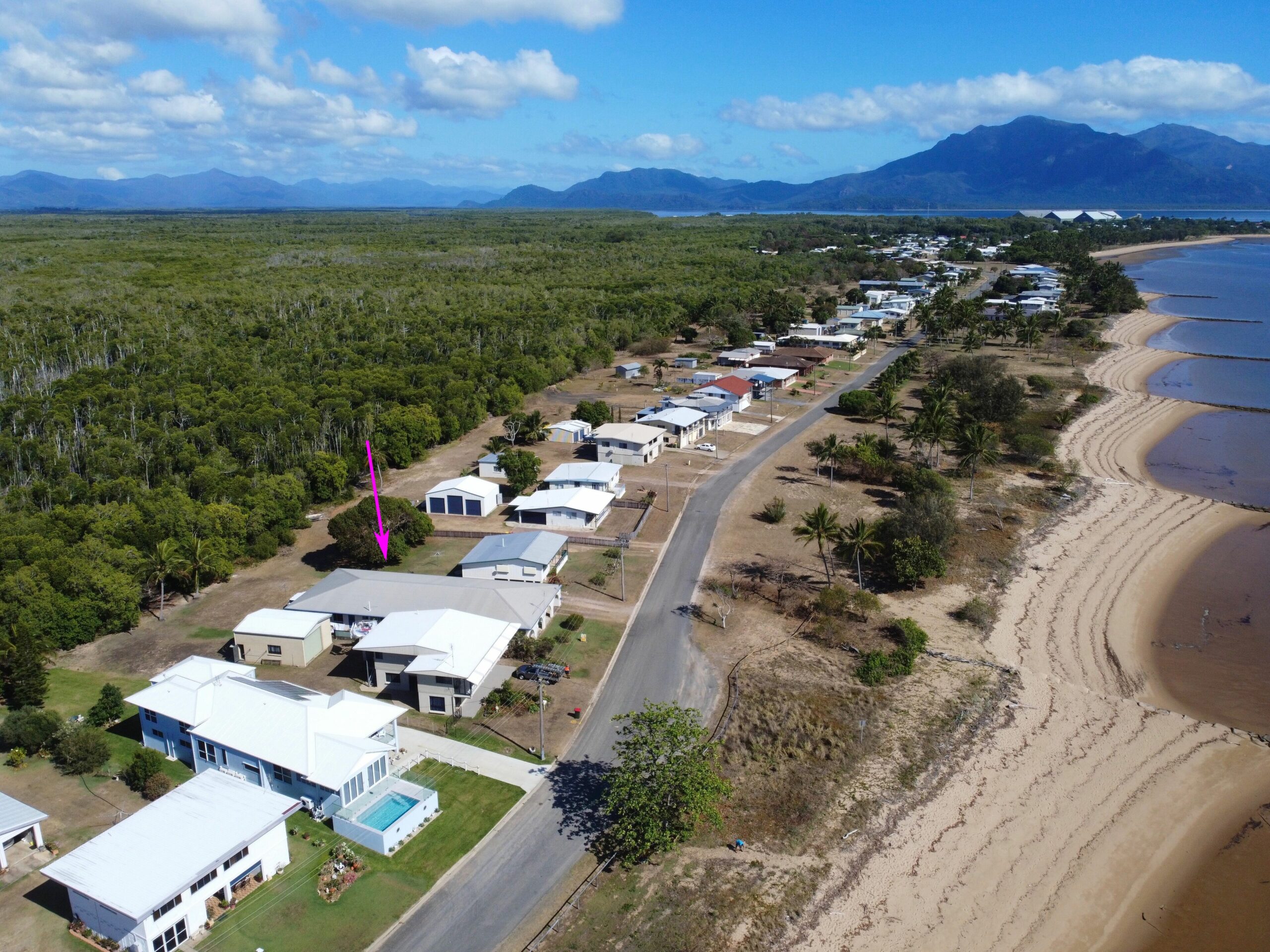 Lucinda Beachfront  with off street parking for cars and boats