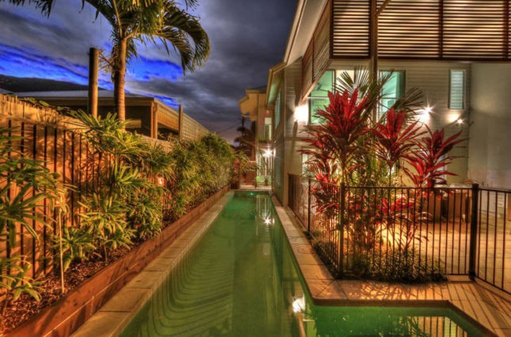 Deja Vu Palm Cove 3 Kings Heated Pool Private Luxury 5 Mins Walk Beach Cafe's