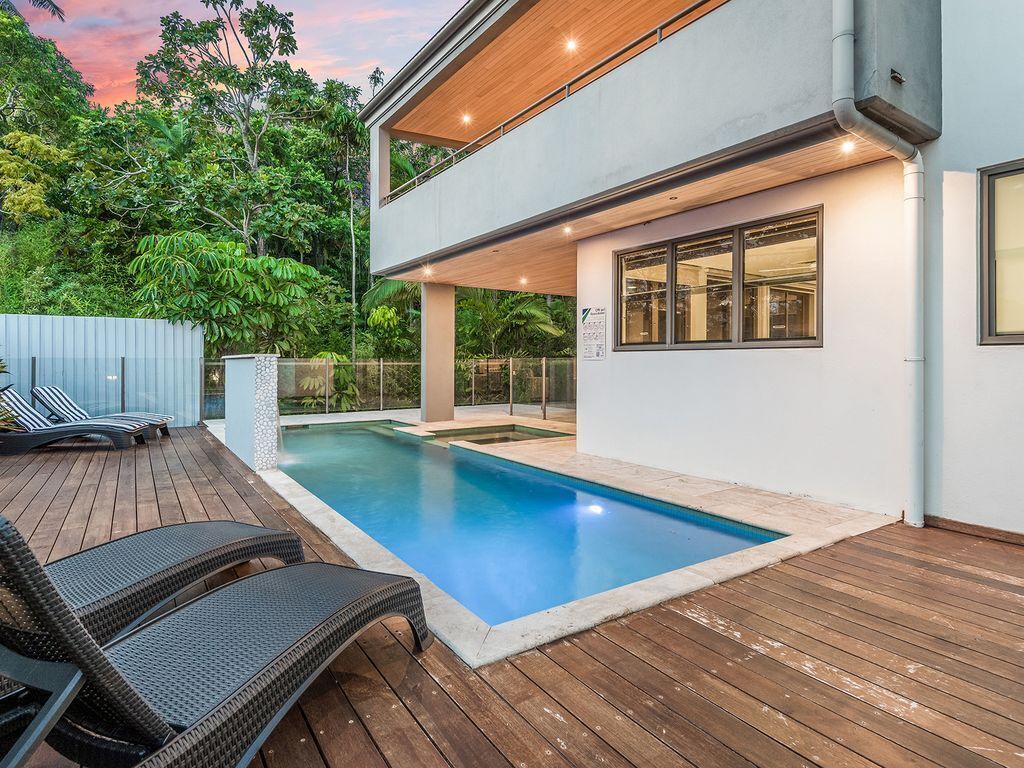 3-23 Murphy St Luxury Villa