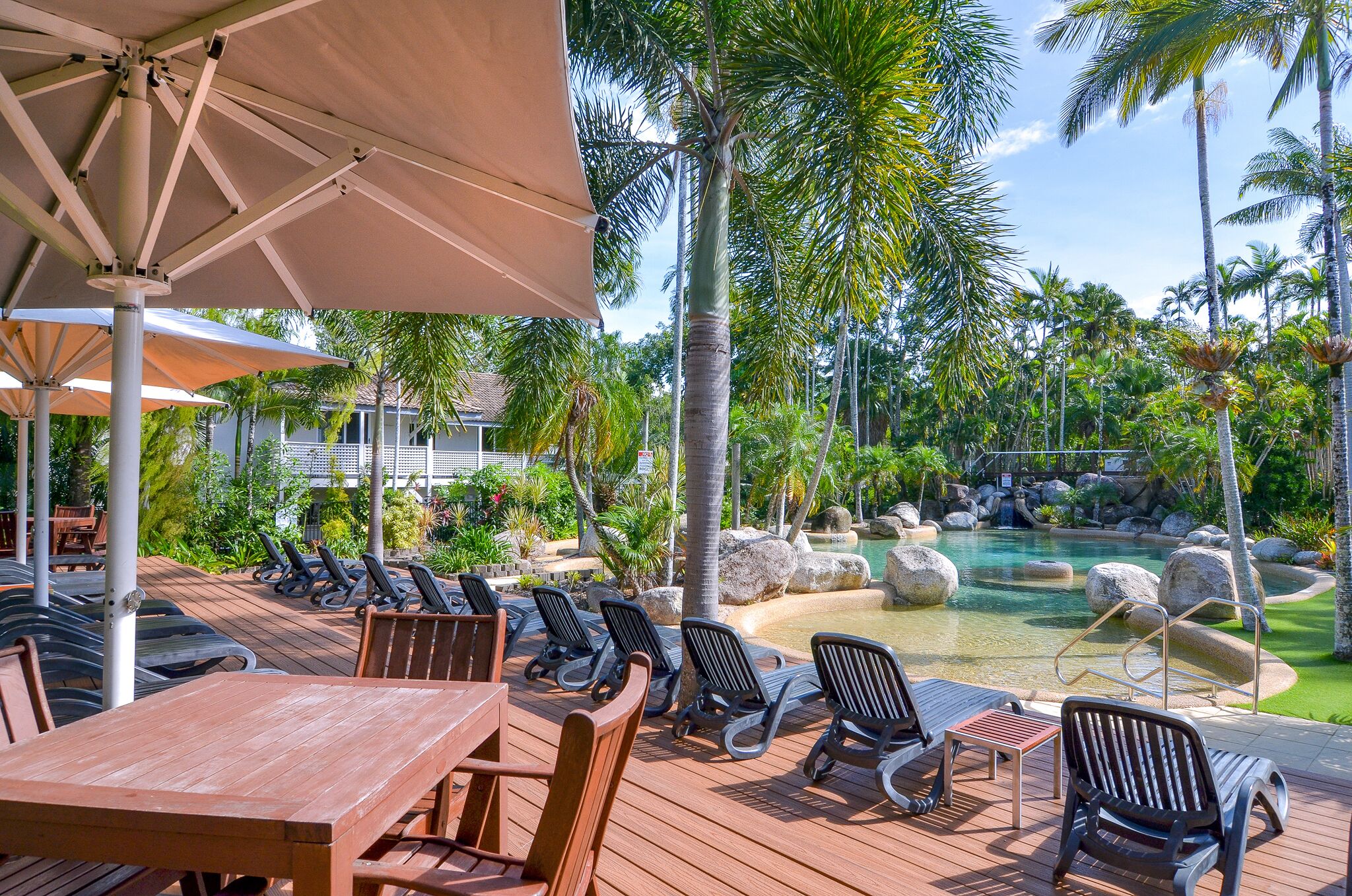 POOLSIDE VILLA @ REEF RESORT - FREE WIFI & NETFLIX.