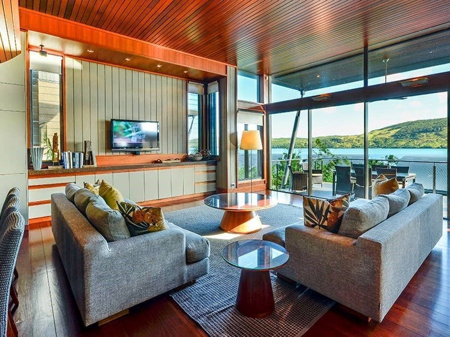 Yacht Club Villa 32 – Beautiful Villa on Hamilton Island