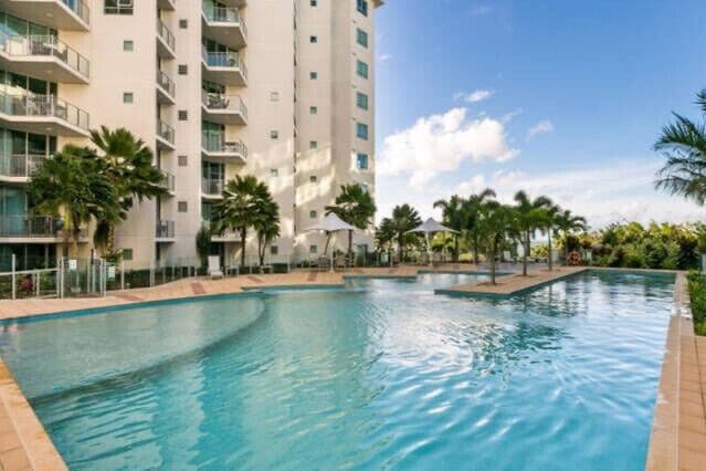 ?(12) Amazing Top Floor Ocean Views 2bdrm 2bath?