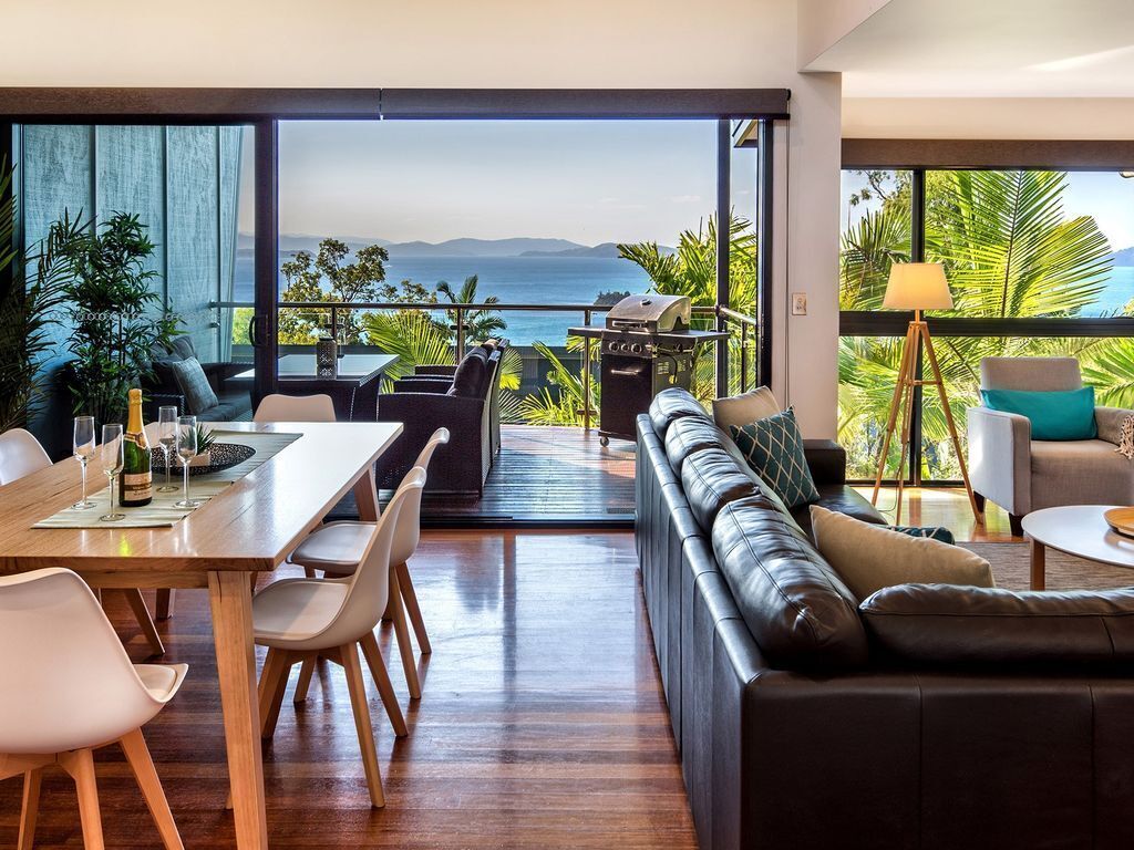 Pinnacle 3 - Seaview Apartment on Hamilton Island