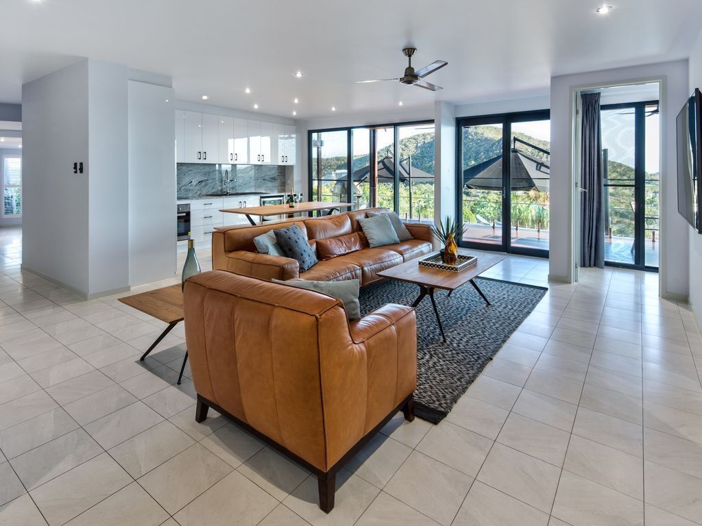 Southwinds - Stunning 7 Bedroom House on Hamilton Island
