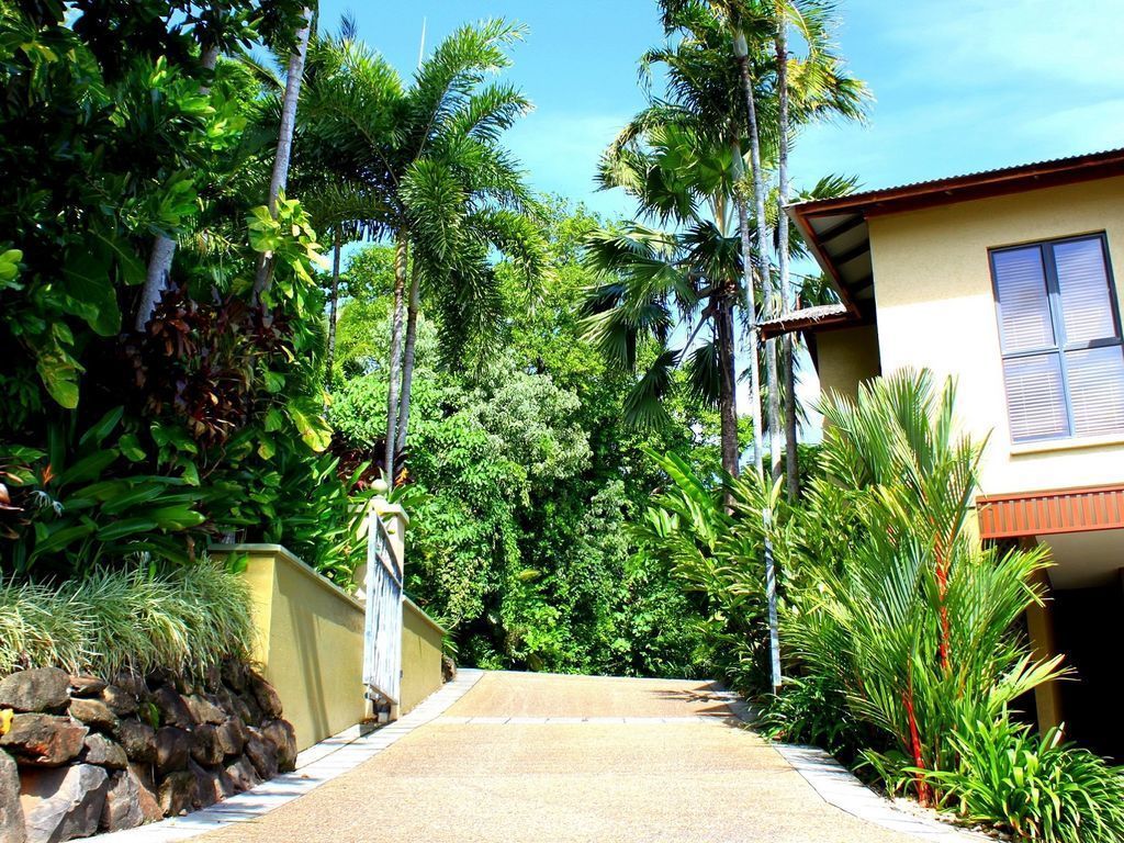 Beautiful Ocean Views in the Heart of Port Douglas 2 Bedroom Luxury Villa